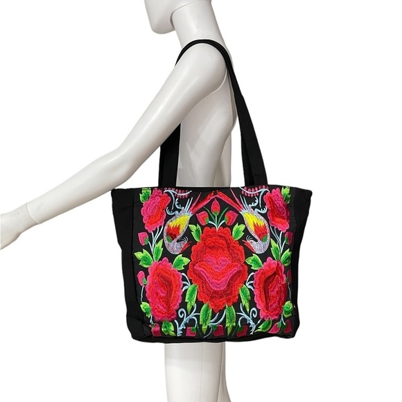 Mexican Oaxaca Black Floral embroidered tote bag
New - Picture 2 of 3